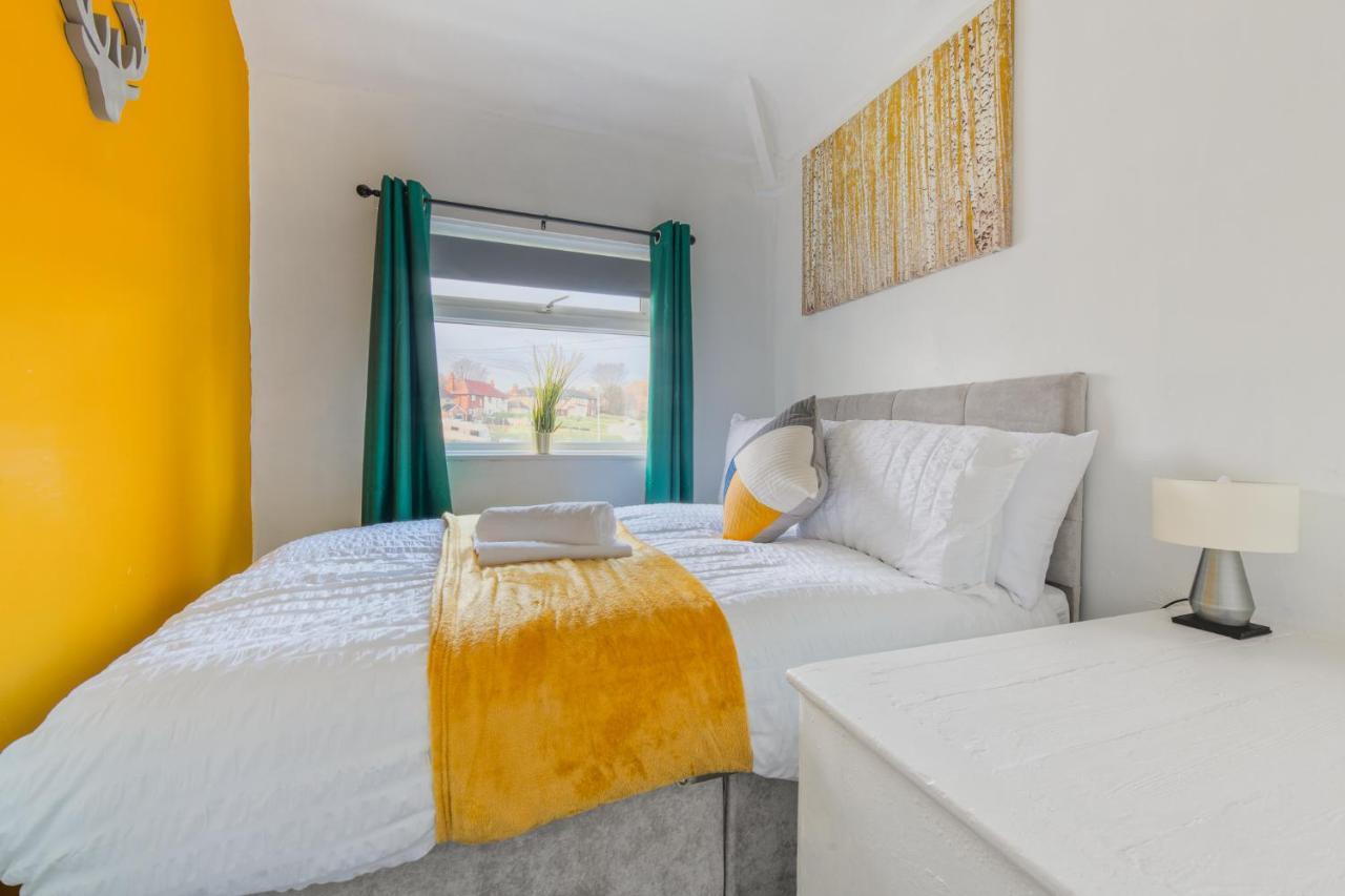 Rookwood House - Spacious Home With Free Parking - Short Stay Leeds Лидс Экстерьер фото