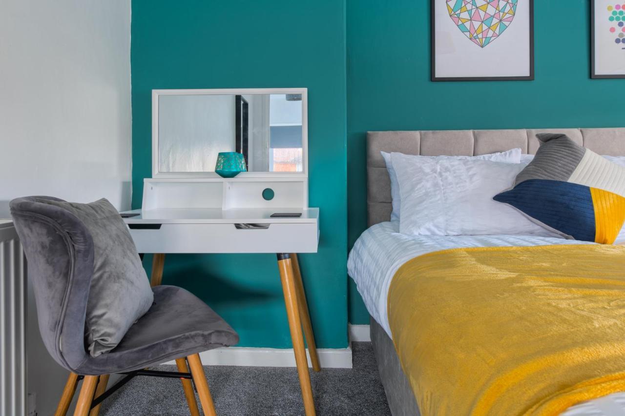 Rookwood House - Spacious Home With Free Parking - Short Stay Leeds Лидс Экстерьер фото
