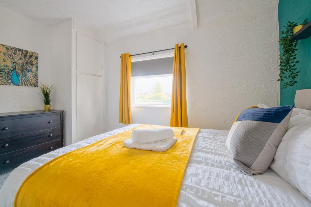 Rookwood House - Spacious Home With Free Parking - Short Stay Leeds Лидс Экстерьер фото
